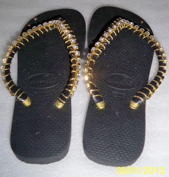 Havaianas Preta com fios dourados