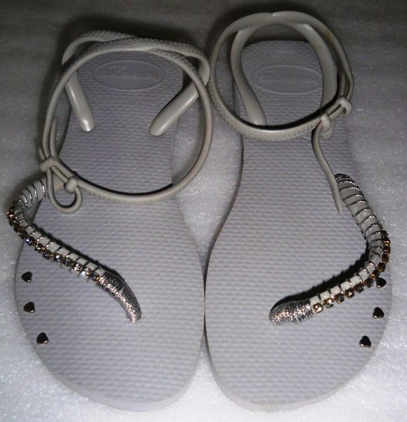 Havaianas Cinza com Strass e fios Prata