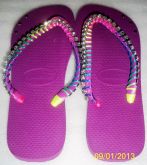 Havaianas Roxa com fios coloridos