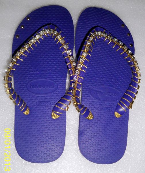 Havaianas Roxa com fios dourados